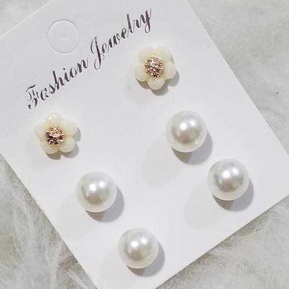 Adorable Earring Set - Picture 3 of 10